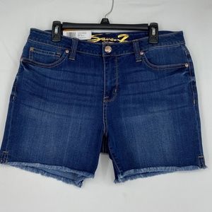 Seven7 Womens Size 12 Weekend Shorts Medium Blue Denim Distressed Frayed Hem 5"